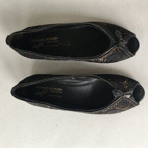 Donald Pliner Italian ELS Peep Hole Flats  Size 7.5M